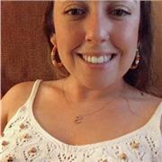 Soy profesora graduada en educación infantil con la mención de la Deca. Además he estudiado 11 años en colegio británico por lo que puedo ofrecer clases particulares de inglés. Cualquier ámbito relacionado con ello puedo ofrecer el soporte necesario